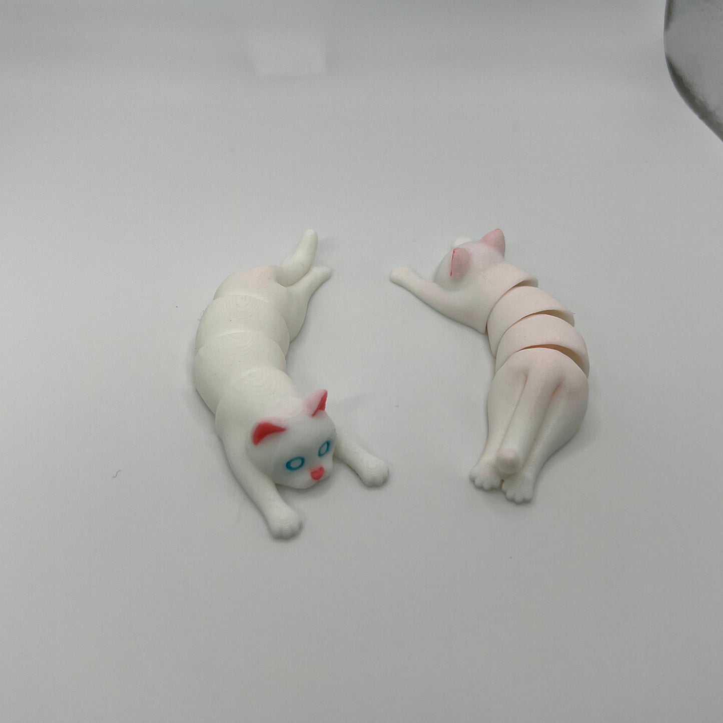 Articulated White Short Cats